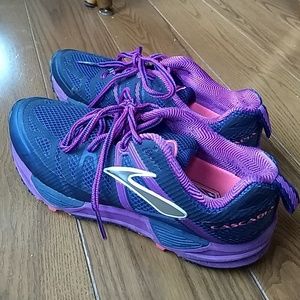 Brooks cascadia trail running shoes